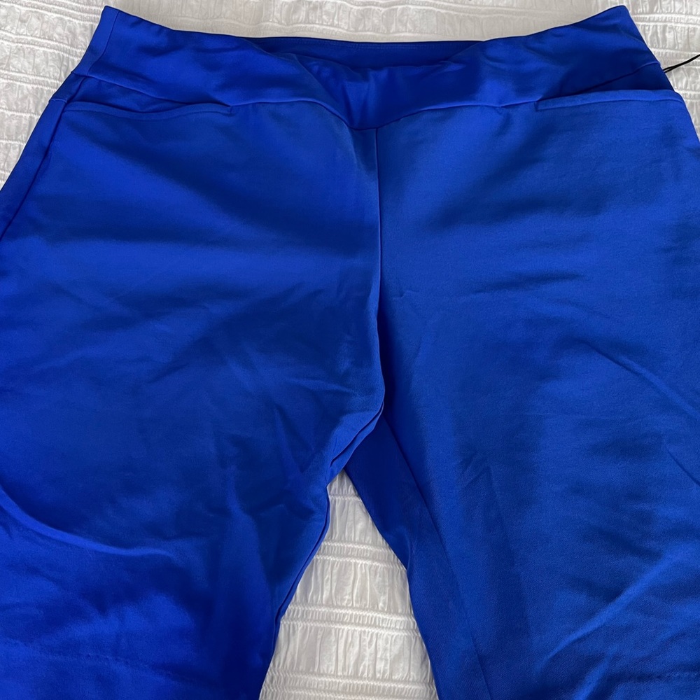 Tail golf shorts